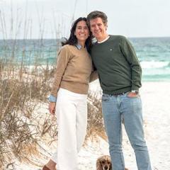 Maria-Fernando-and-Molly-at-the-beach-family-portrait